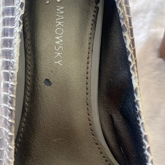 B Makowsky Heels - Picture 10 of 13